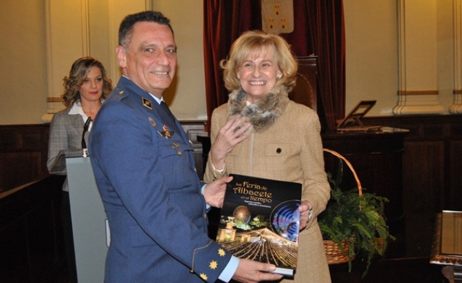 Reconocimiento de la ciudad de Albacete a Maestranza Aérea en el acto conmemorativo del  Día de la Ciudad