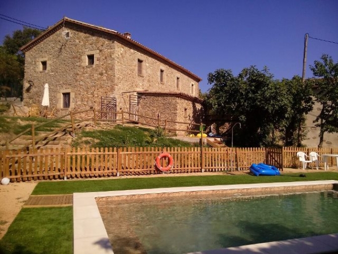 Tener piscina: garantía asegurada de reservas en casas rurales durante el verano