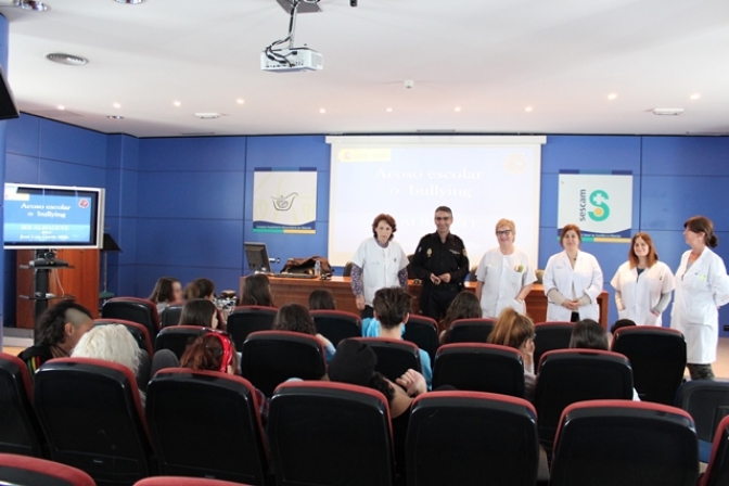 Aula Hospitalaria y Policía Nacional organizan charlas para los alumnos del Hospital Perpetuo Socorro de Albacete