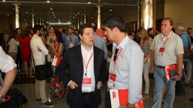 Page asiste al Comité Federal del PSOE que aplaza la fecha del próximo congreso nacional