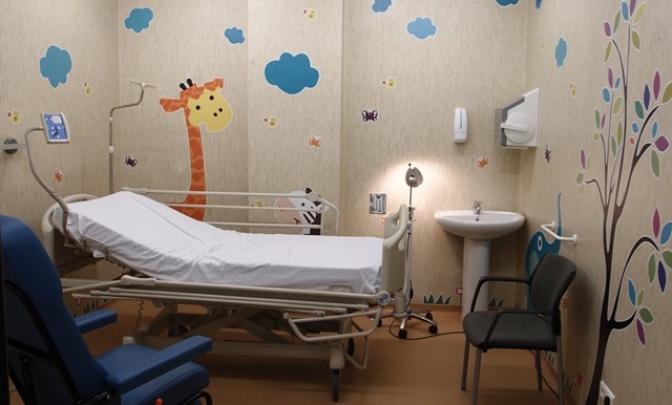 El Hospital de Tomelloso crea un circuito de atención pediátrica en urgencias y duplica el número de salas para observación infantil