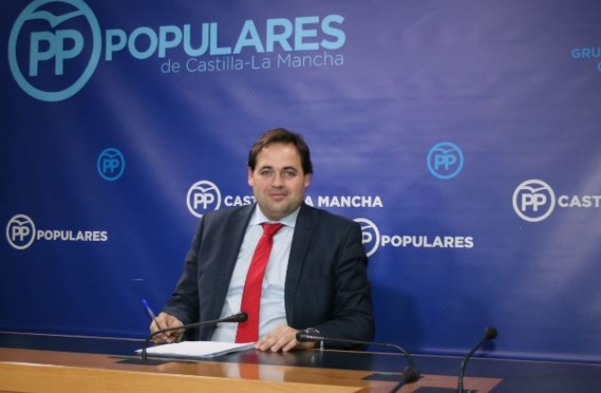 El PP pide la comparecencia de la gerente Sescam en las Cortes por las listas espera y el PSOE replica