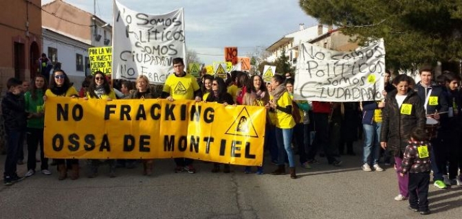 “Fracking no”, clamor en Ossa de Montiel contra la fractura hidráulica en la región (galería fotos)