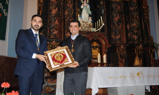 La Hermandad de Nuestra Señora del Rocío de Albacete nombró hermano de honor al alcalde