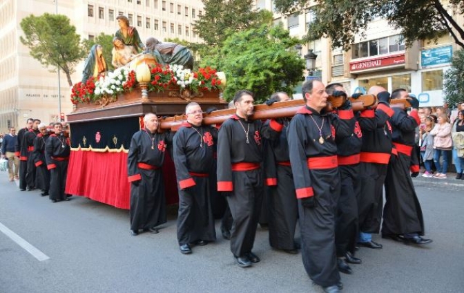 La procesión del Santo Entierro de Albacete reúne otra vez a miles de personas en las calles