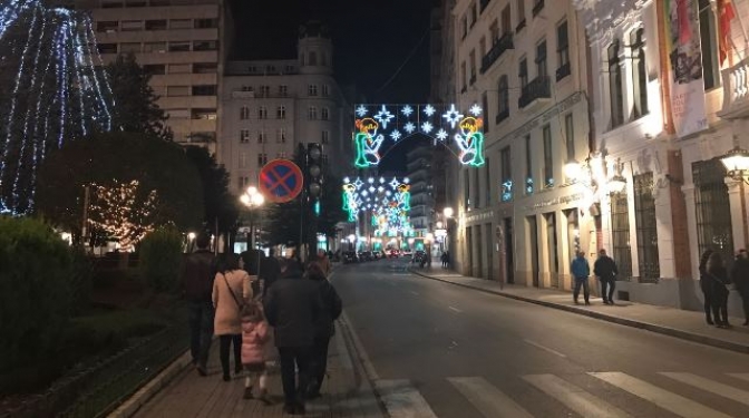 La Navidad llega a Albacete con el encendido de las luces en más de 100 calles de la ciudad