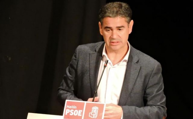 Manuel González (PSOE): 'No puede ser que con la transformación de regadíos en Hellín, pierdan muchos y ganen sólo unos pocos'