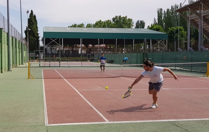 Empieza el trofeo de tenis y padel San Juan con más de 200 participantes