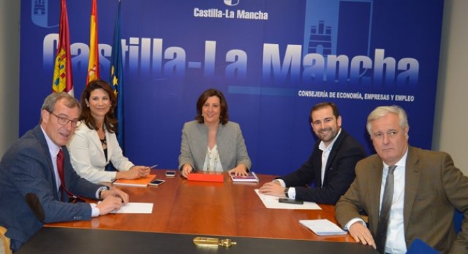La Junta de Castilla-La Mancha se compromete a pagar con celeridad las ayudas a los centros de empleo