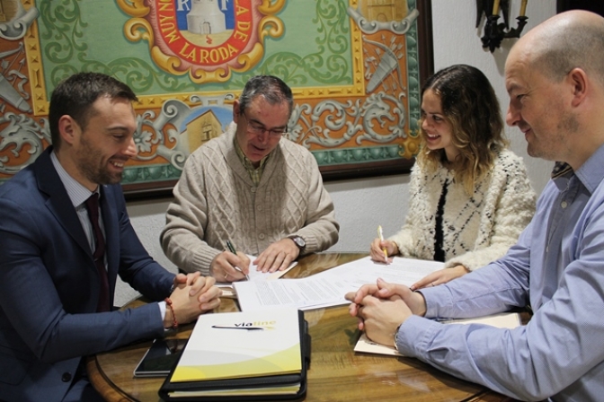 El ayuntamiento de La Roda firma un convenio de seguridad vial con Vialine