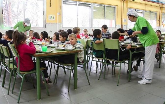 Castilla-La Mancha concederá el próximo curso escolar 13.000 ayudas de comedor, 1.012 más que el pasado