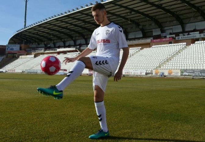 Sergio Molina, nuevo jugador del Albacete, espera ayudar al equipo “a ascender a Segunda”