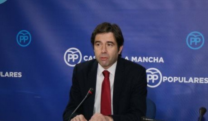 El PP califica de “menosprecio” de Page a los castellano-manchegos no celebrar por primera vez la Constitución