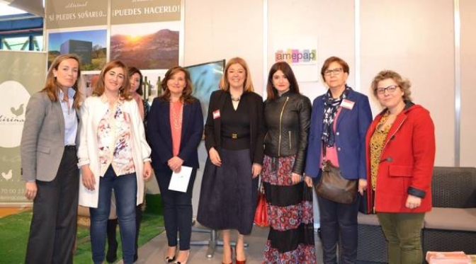 Las mujeres empresarias de Albacete promocionan sus productos en la feria de Expovicaman