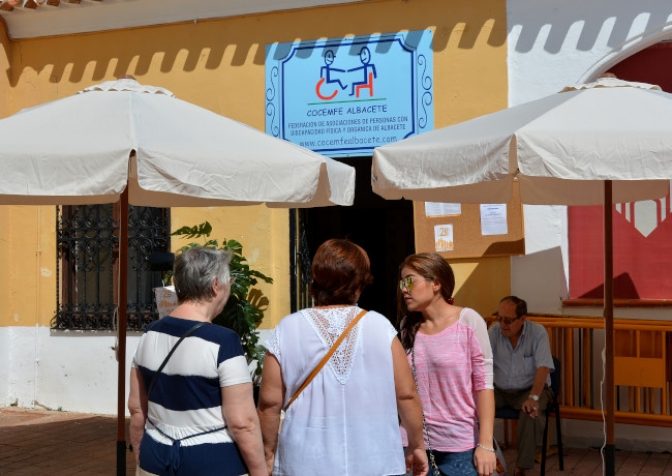 Dictamen para adjudicar stands de la Feria de Albacete, entre ellos los de los partidos políticos y asociaciones