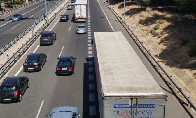 Tráfico lento en las salidas de Madrid y a su paso por Castilla-La Mancha y se recomienda precaución por las lluvias