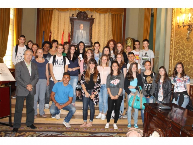 Alumnos de Francia visitan el Palacio de la Diputación Provincial de Albacete