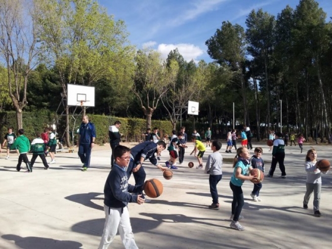 Más de 150 escolares participaron en el Deporte Callejero de La Roda
