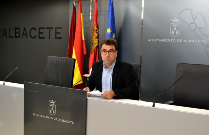 El PSOE de Albacete acusa al alcalde de “mofarse de la gente”