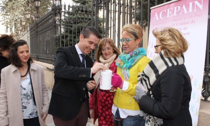 El presidente de la Diputación y el alcalde de Albacete muestran su apoyo a ACEPAIN