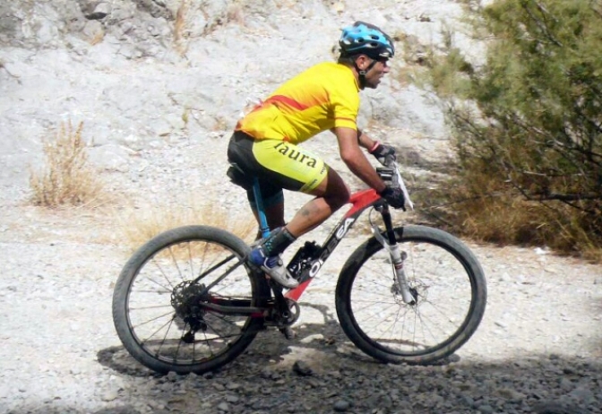 El albaceteño Juan Moya es el líder en el Campeonato de España de BTT en más de 40 años