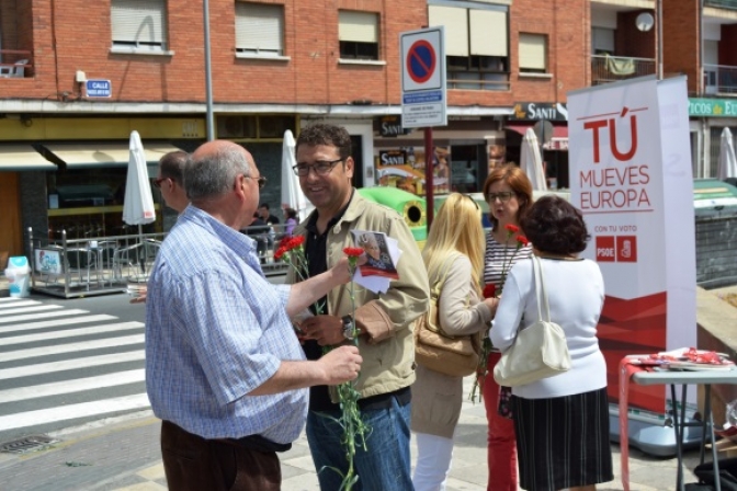 El PSOE de Albacete instaló una mesa informativa en el Barrio Hospital