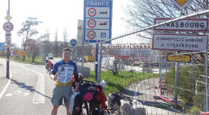 El albaceteño aventurero de la bicicleta completa este viernes su regreso de Alemania