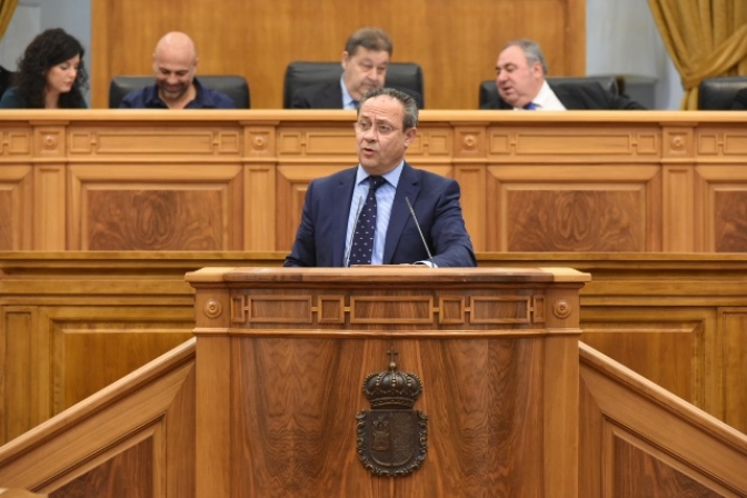 Ruiz Molina: “La calidad de los servicios públicos mejorará con la prolongación de la edad de jubilación y la jornada de 35 horas semanales”
