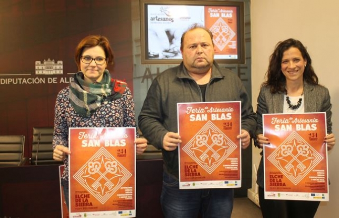 Elche de la Sierra celebra la I Feria de artesanía coincidiendo con sus fiestas patronales de San Blas