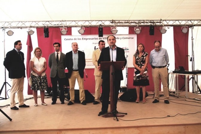 El alcalde de Villarrobledo pide unidad para generar empleo y riqueza, delante de los empresarios de la localidad