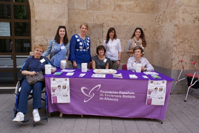 María Gil y Llanos Navarro participan en el Día de la Esclerosis Múltiple de Albacete