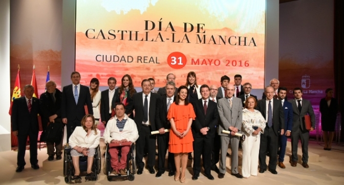 García-Page reclama unidad a las fuerzas políticas para elaborar un nuevo Estatuto de Autonomía, en el Día de la Región