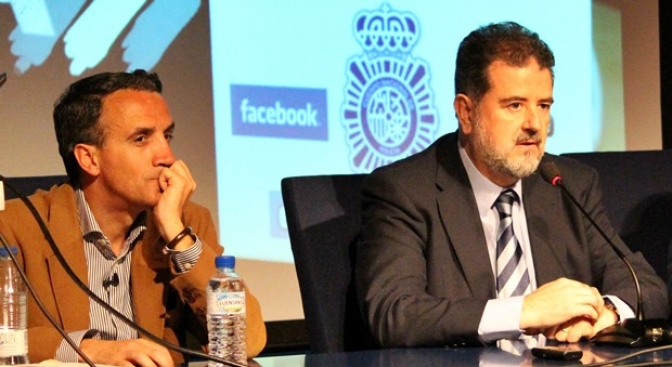 Conferencia en Albacete de Carlos Fernández, Community Manager de Policía