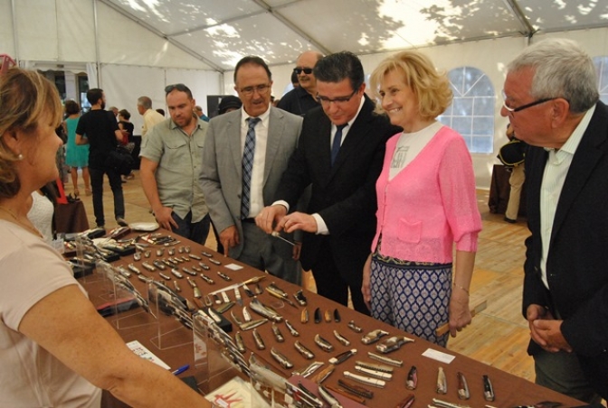 Inaugurada la V Feria de Cuchillería y Knife Show que durante tres días expone productos de cuchillería artesanal e industrial