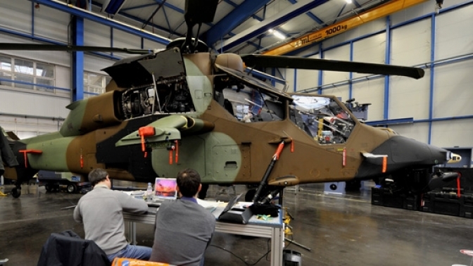 Defensa y  Airbus preparar un plan que pueda dar estabilidad a la fábrica helicópteros de Albacete