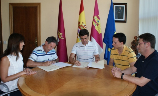 El convenio entre el Ayuntamiento de Albacete y la Fundación Proyecto Hombre servirá para programas de atención y reinserción