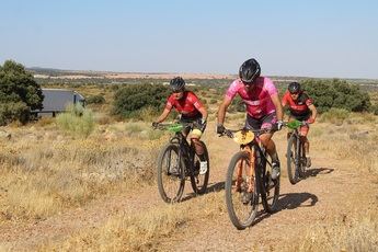 Almudena Jiménez y Pedro Jesús Rodríguez ganaron el maratón BTT de Villarrobledo