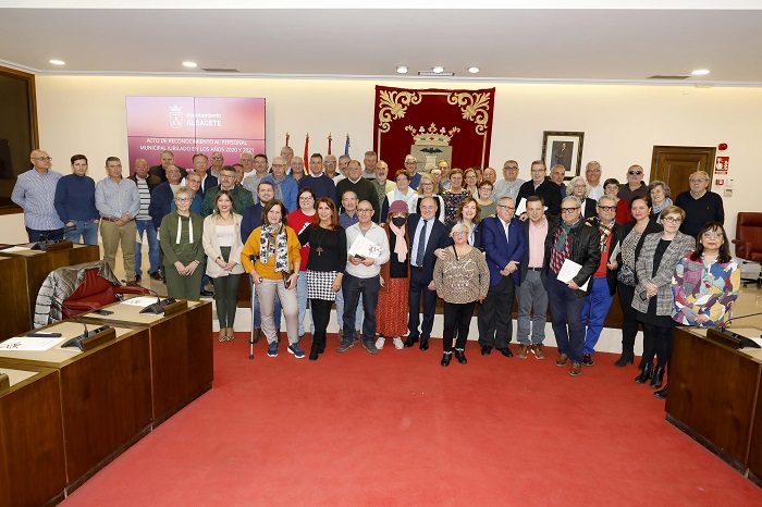Albacete rinde tributo a las personas jubiladas que han construido la ciudad