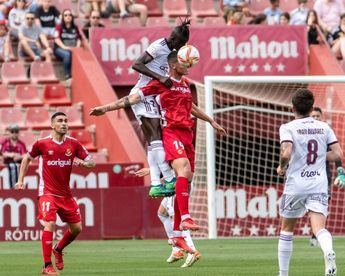 El Albacete no puede con el Nástic y pierde, prácticamente, el tren del ascenso directo