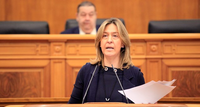 Ana Guarinos en su intervención este jueves en las Cortes de Castilla-La Mancha