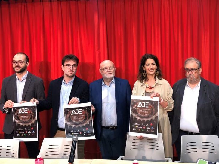 Laura Avellaneda agradece la colaboración de AJE con el Ayuntamiento de Albacete en beneficio de los emprendedores