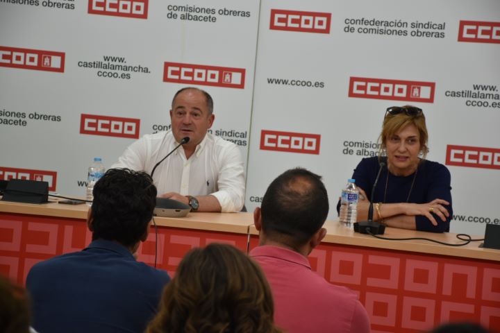 Emilio Sáez, alcalde de Albacete, considera fundamental desarrollar una formación laboral 'a la carta y con mayor capacidad de reacción'