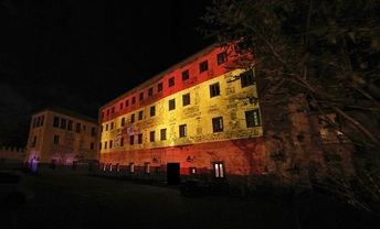 La bandera de España se proyectará las noches de este puente de la Constitución en la fachada de las Cortes de C-LM