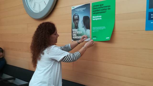 Hospitales y centros de salud de Albacete se “inundan” con la campaña ‘La Sanidad que merecemos’