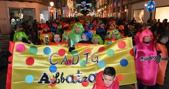 El frío no impidió un desfile multitudinario del Carnaval de Albacete (FOTOS Y VIDEO)