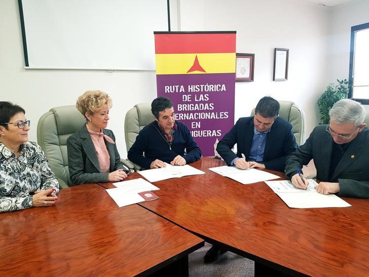 Convenio del Instituto de Estudios Albacetenses y el Ayuntamiento de Madrigueras para colaborar con su Memorial a las Brigadas Internacionales