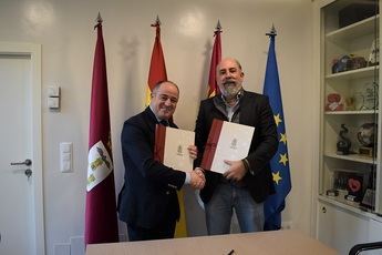 El alcalde de Albacete y el presidente de la Federación de Pádel de Castilla-La Mancha firman un convenio de colaboración