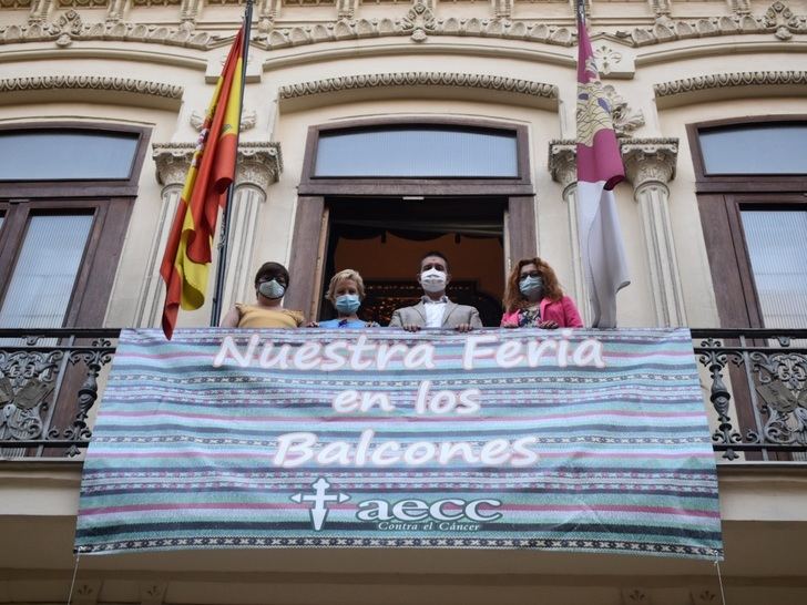 Cabañero anima a toda la provincia a sumarse a la iniciativa ‘Nuestra Feria en los balcones’