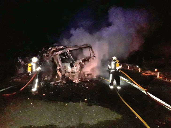 El accidente de un camión y su posterior incendio provocó el corte la autovía A-30 en Chinchilla, sentido Albacete