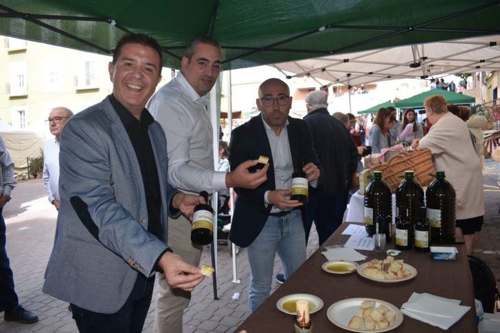 Cabañero subraya la importancia de las ferias agroalimentarias para poner en valor los productos locales de nuestro territorio, generar empleo y fijar población